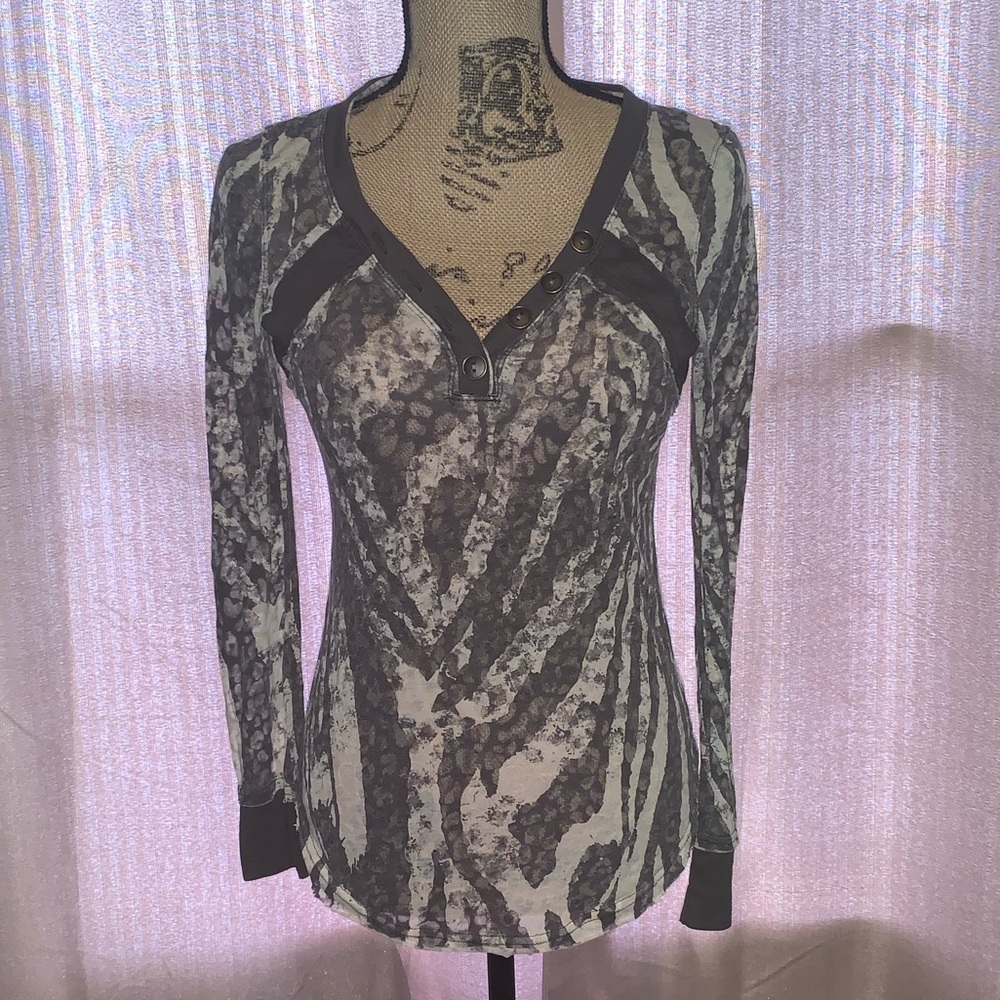 Grey, White, and Black Daytrip Shirt